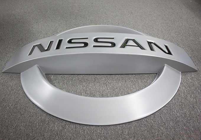 Biển logo Nissan