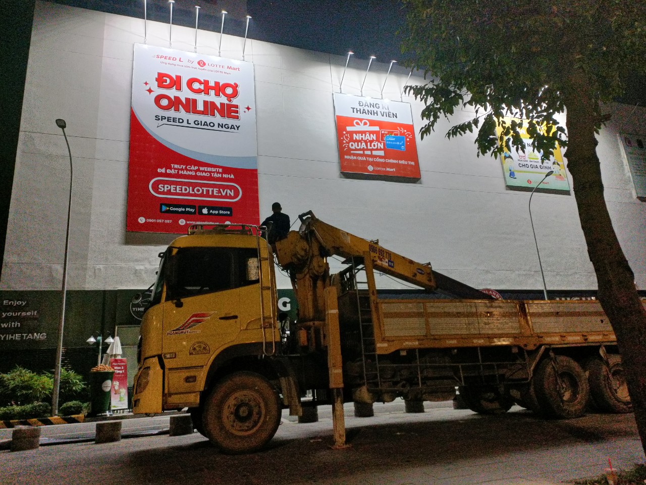 Biển quảng cáo "Đi chợ online" speedlotte.vn